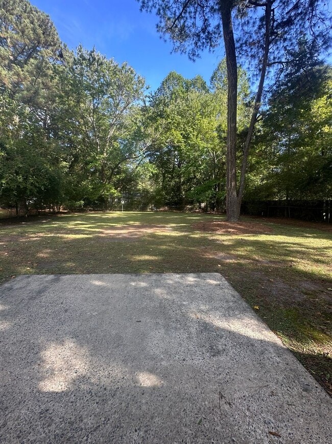 Building Photo - 3 Bed / 2 Bath Home – $1,675/mo | 1,188 Sq...