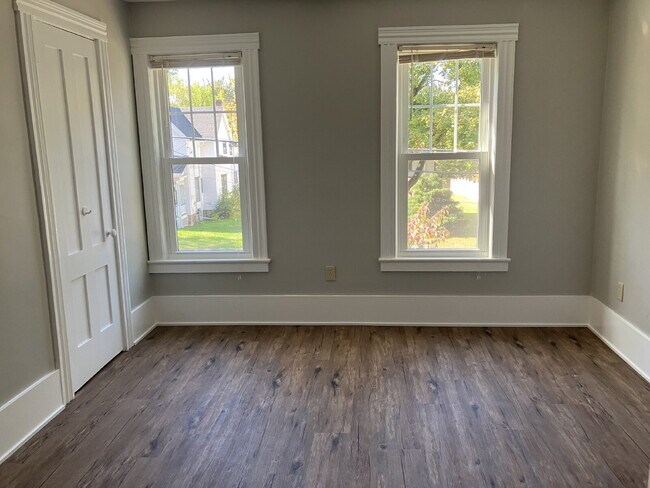 Building Photo - Available October 1 in the Village of Fairport!  2 Bedroom 1 bath upper apartment for $1,515/mo
