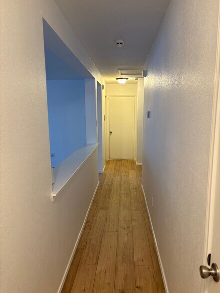 Building Photo - 337 Summer Tree Dr