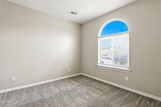 Building Photo - 12360 Desert Path Ct