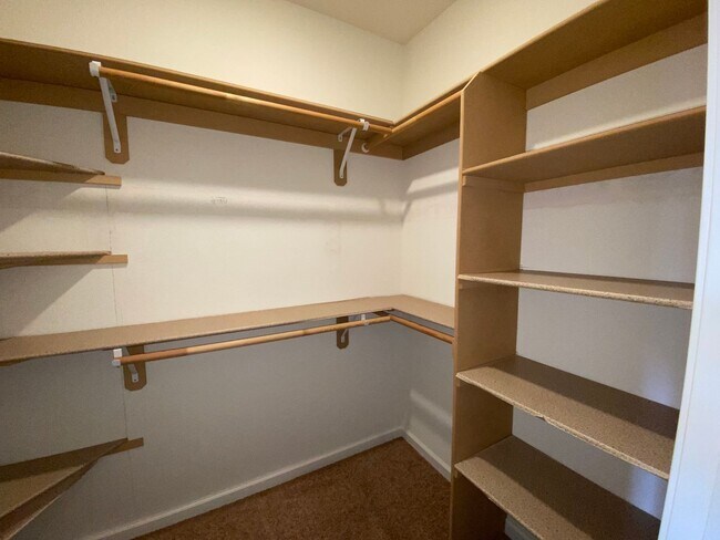 Building Photo - NW Reno Large Townhouse Sterling Ridge at ...