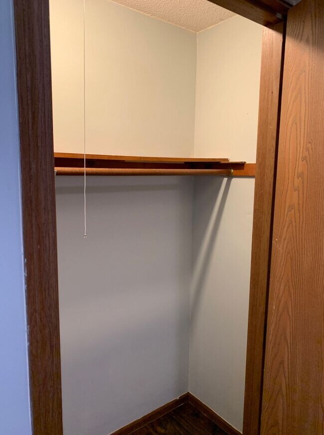 Building Photo - 315 Foxfire Dr