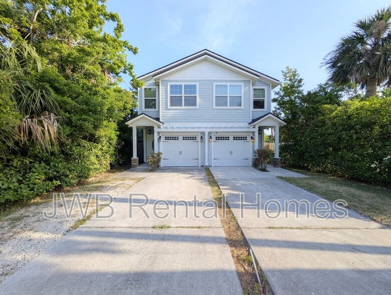 Primary Photo - 631 2nd Ave S