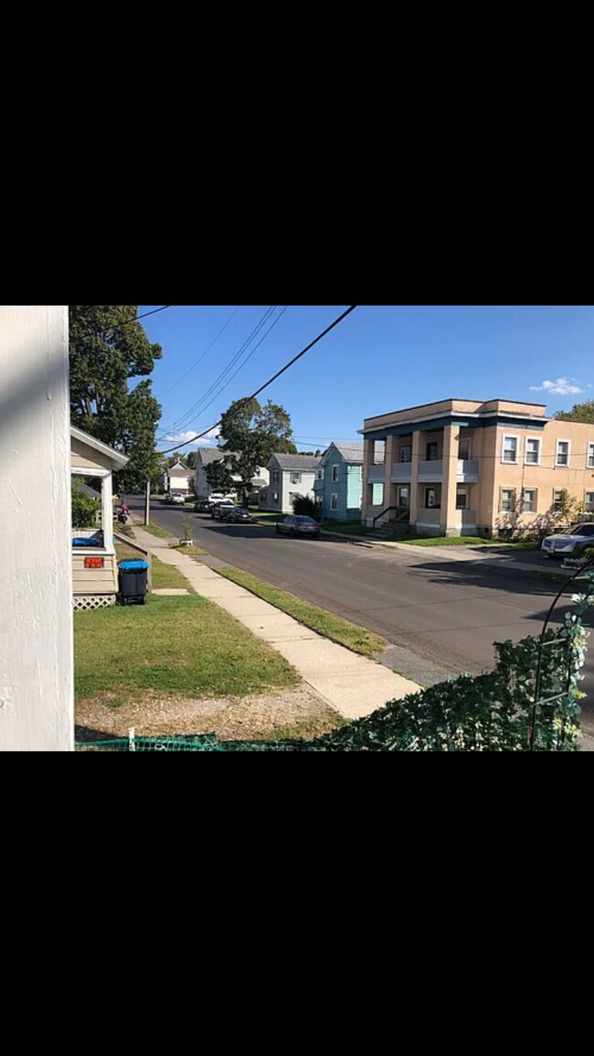 Building Photo - 9 Lincoln St