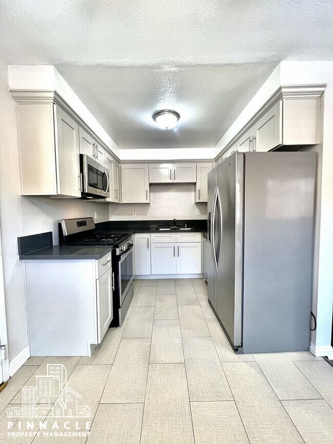 Building Photo - 2 Bed 2 Bath Torrance Apartment For Rent