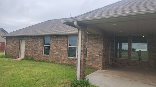 Building Photo - Great Eastside Home