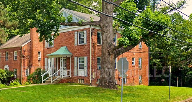 Building Photo - 8401 Greenwood Ave