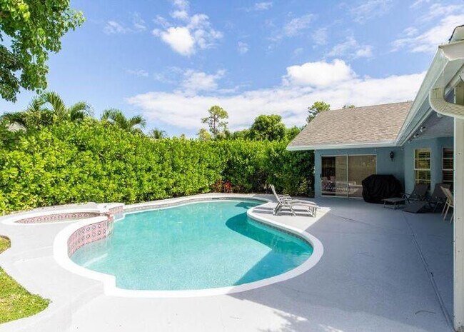 Building Photo - 1349 Brampton Cove