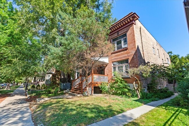 Building Photo - 2507 N Sawyer Ave