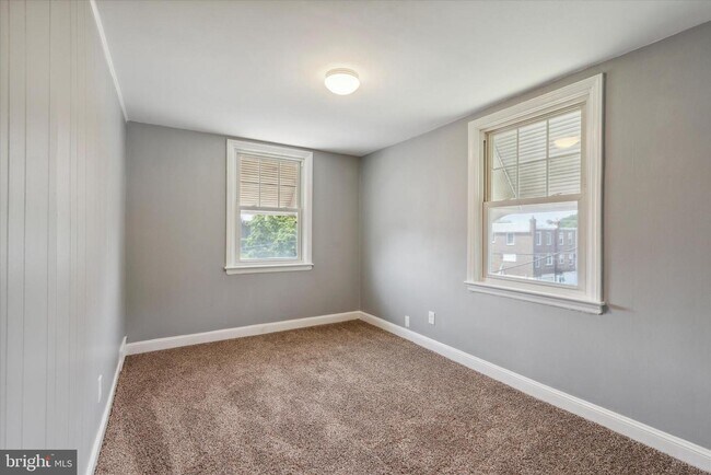 Building Photo - 330 Rively Ave