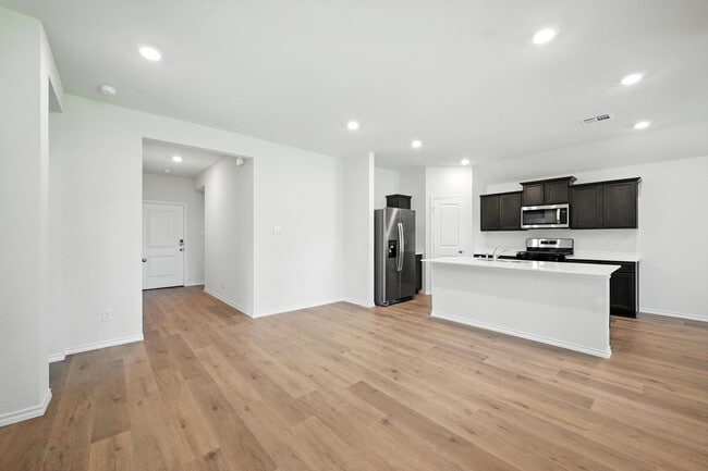 Building Photo - 405 Regiment Rd
