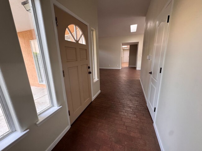 Building Photo - Beautiful 3 Bedroom home in the NE.