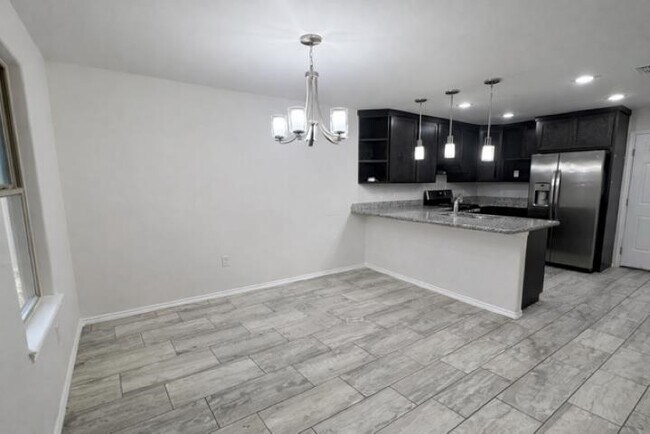 Building Photo - 5822 Doctorado Dr