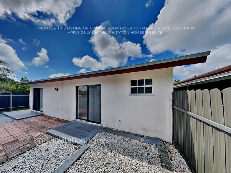 Building Photo - 10511 SW 66th Terrace