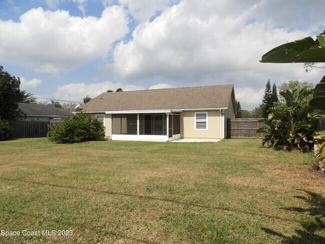 Building Photo - 1904 Brookside St NE