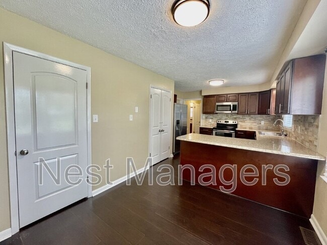 Building Photo - 6817 Bryanstone Way