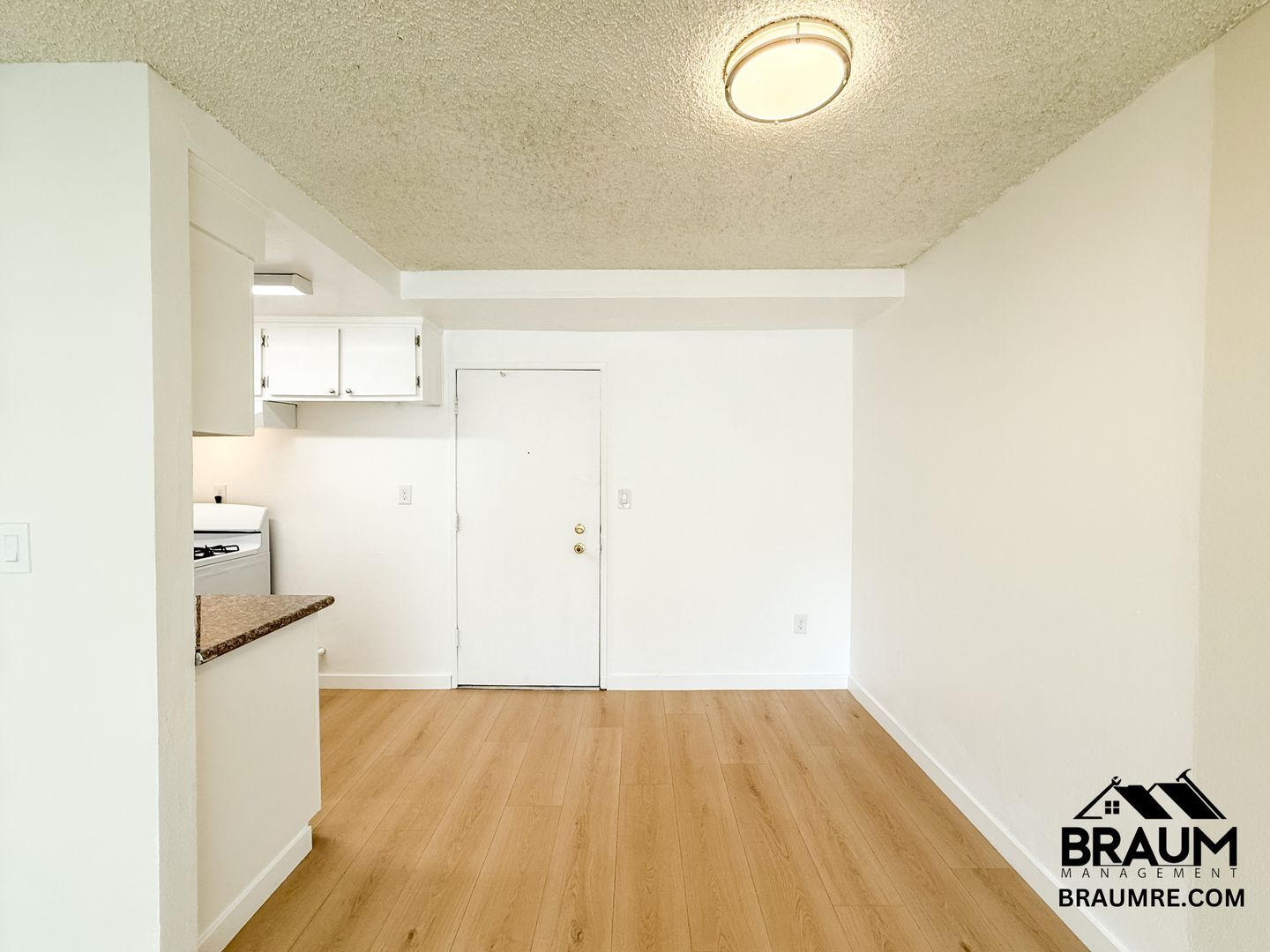 Building Photo - 5461 Kester Ave