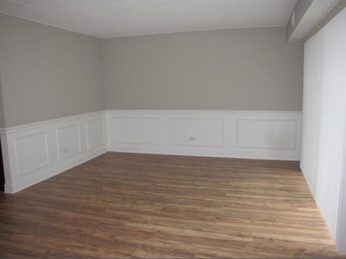 Building Photo - 10702 S Depot St