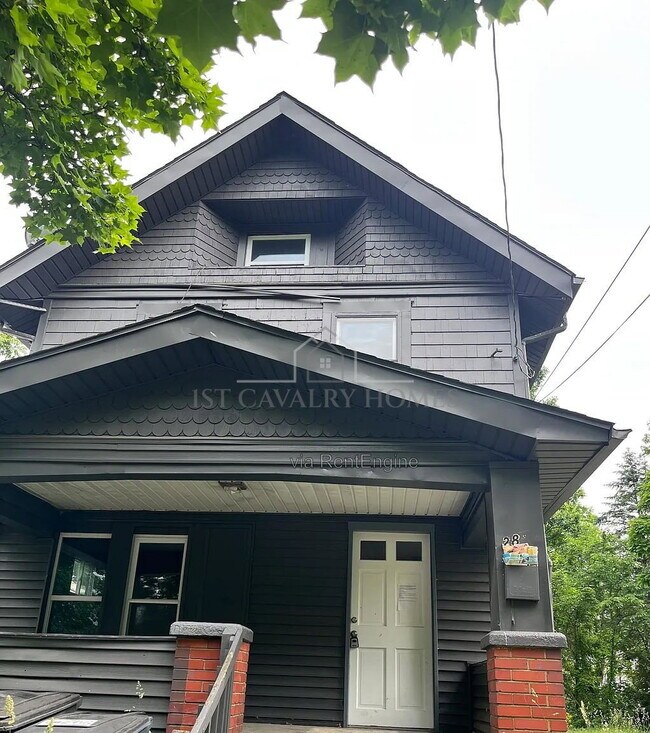 Building Photo - 280 Lake St