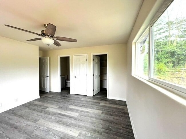 Building Photo - Lovely 3 Bedroom 2 Bath in HPP