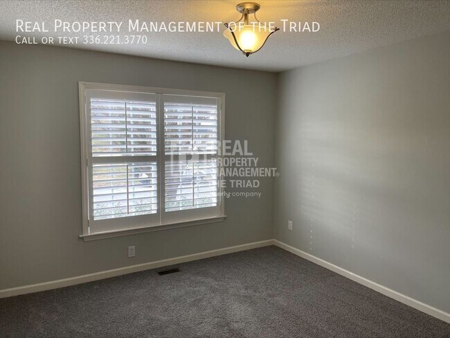 Building Photo - 4600 Prestbury Dr