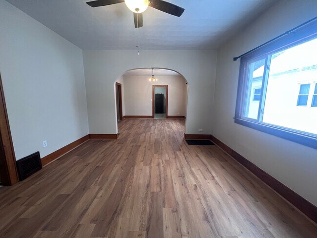 Building Photo - Updated Single Family Home!