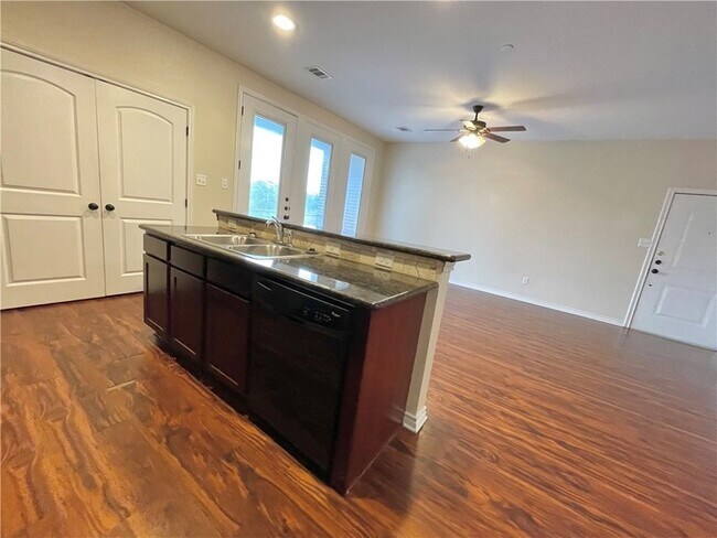 Building Photo - 1915 Dartmouth St