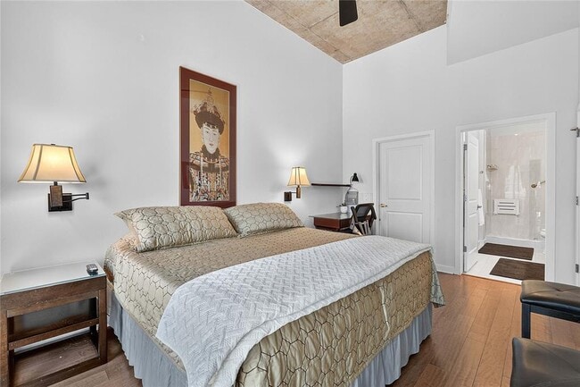 Building Photo - 360 Nueces St