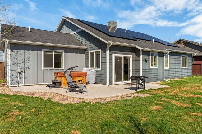 Building Photo - Gorgeous 4 Bedroom Home in Ryen Glenn