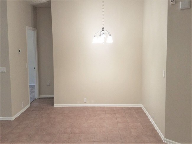 Building Photo - 352 King Elder Ln