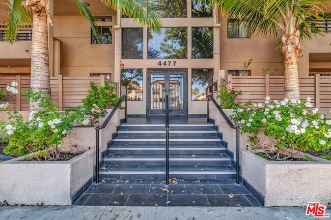 Building Photo - 4477 Woodman Ave