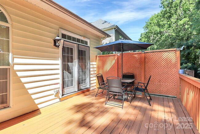 Building Photo - 203 Alnwick Ln