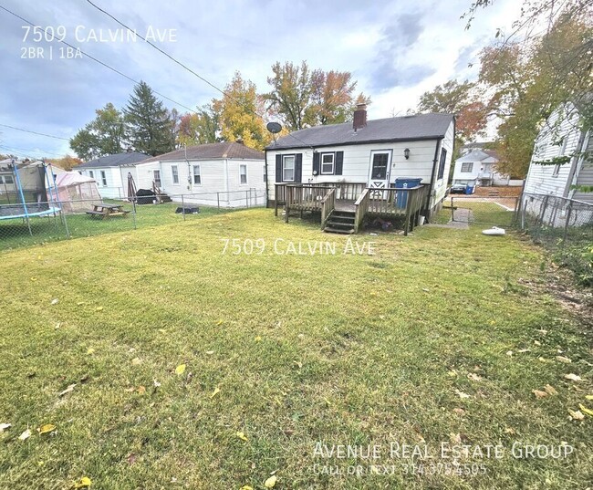 Building Photo - Charming 2-Bed Home in Saint Louis - Cozy ...