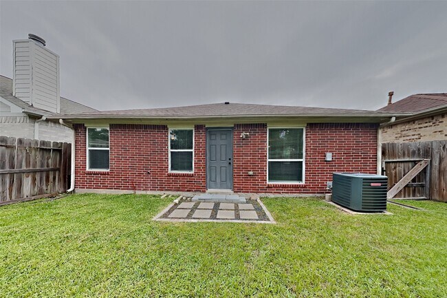 Building Photo - 18203 Campbellford Dr