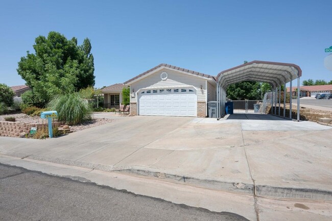 Primary Photo - Great Spring Hill Estates Home!