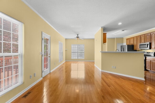 Building Photo - 100 Henson Pl