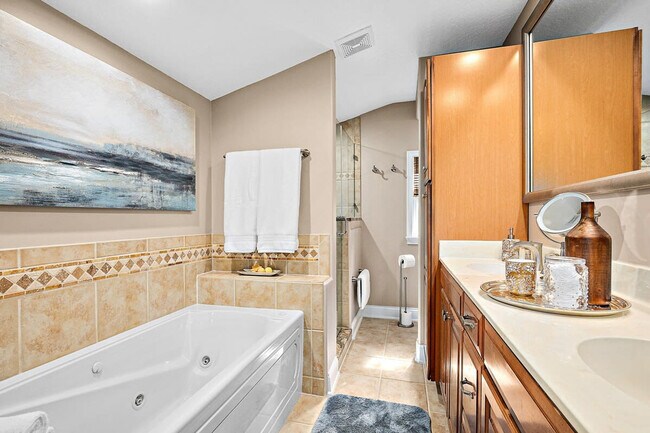 Building Photo - 27 Desoto Pl