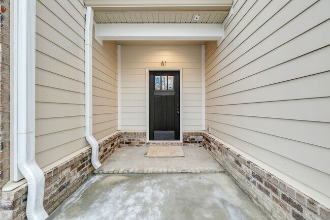 Building Photo - 609 Lee St