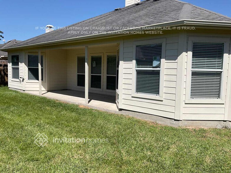 Building Photo - 17619 Sequoia View Ln