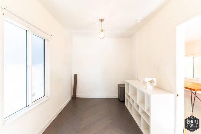 Building Photo - 314 S Gless St