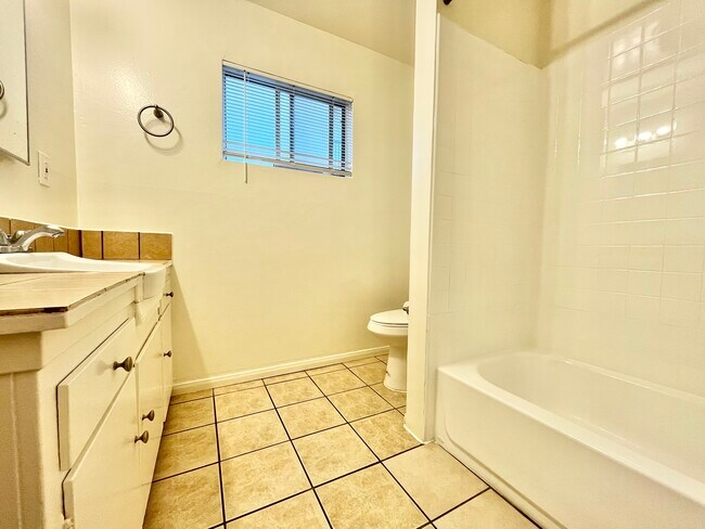 Building Photo - 4100 Arch Dr