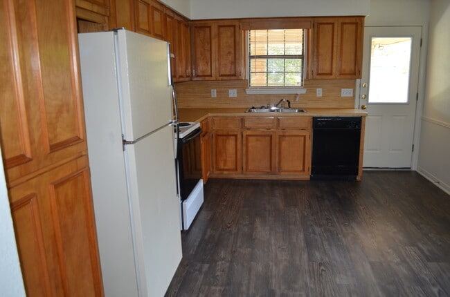 Building Photo - AFFORDABLE 2 BEDROOM DUPLEX IN HARKER HEIGHTS