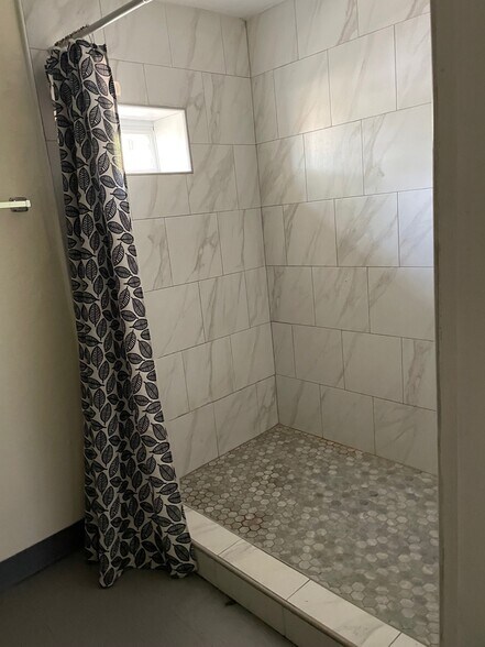 Building Photo - 1143 S Virginia Ave