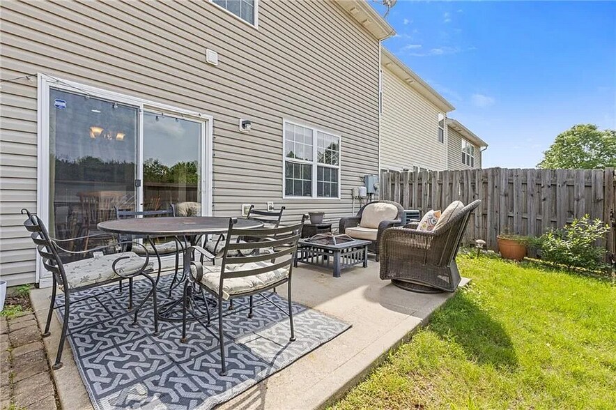 Back Patio - 2280 Baker Station Dr