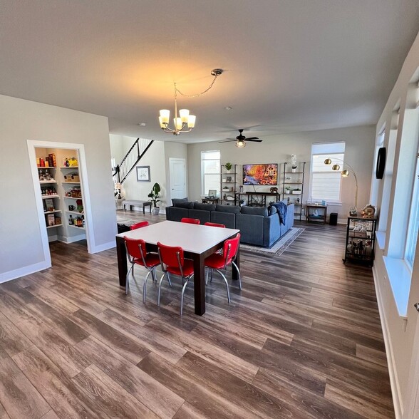 Building Photo - 199 Simmental Lp