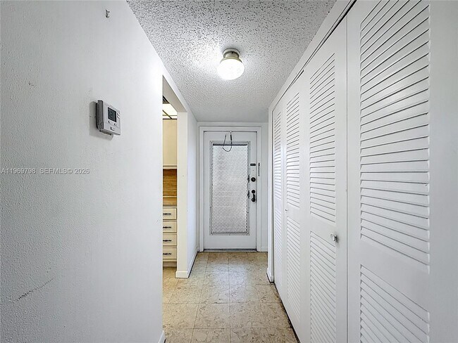 Building Photo - 6750 Royal Palm Blvd