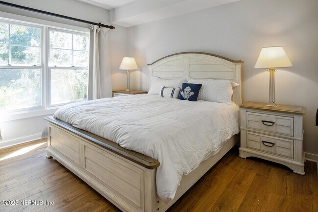 Building Photo - 945 Registry Blvd