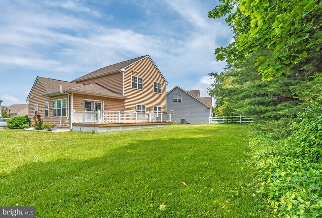 Building Photo - 18959 Gold Finch Cove