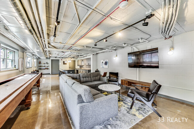 Building Photo - 551 N Ridge-105