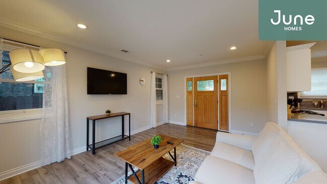Building Photo - ROOM ONLY in 4-bed/3.0-bath Home